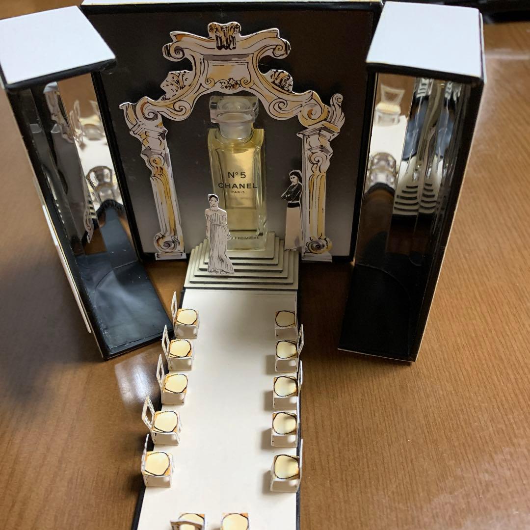 CHANEL香水.オブジェ
