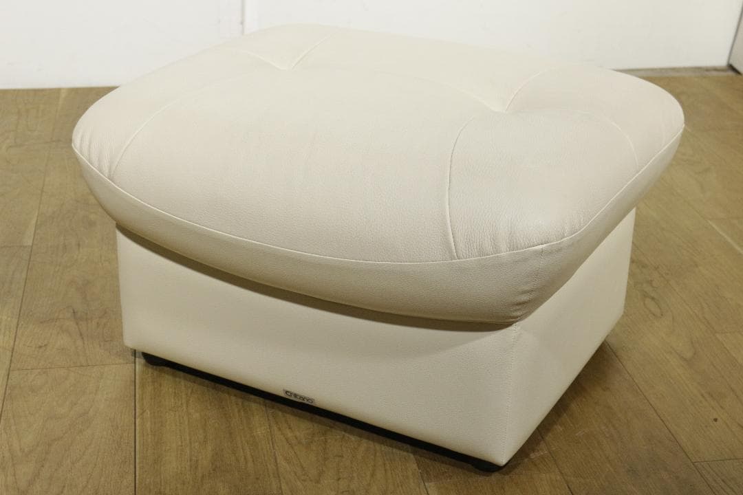 ラ*ー様 カリモク★CHITANO★オットマン★スツール★Z12126Z922★