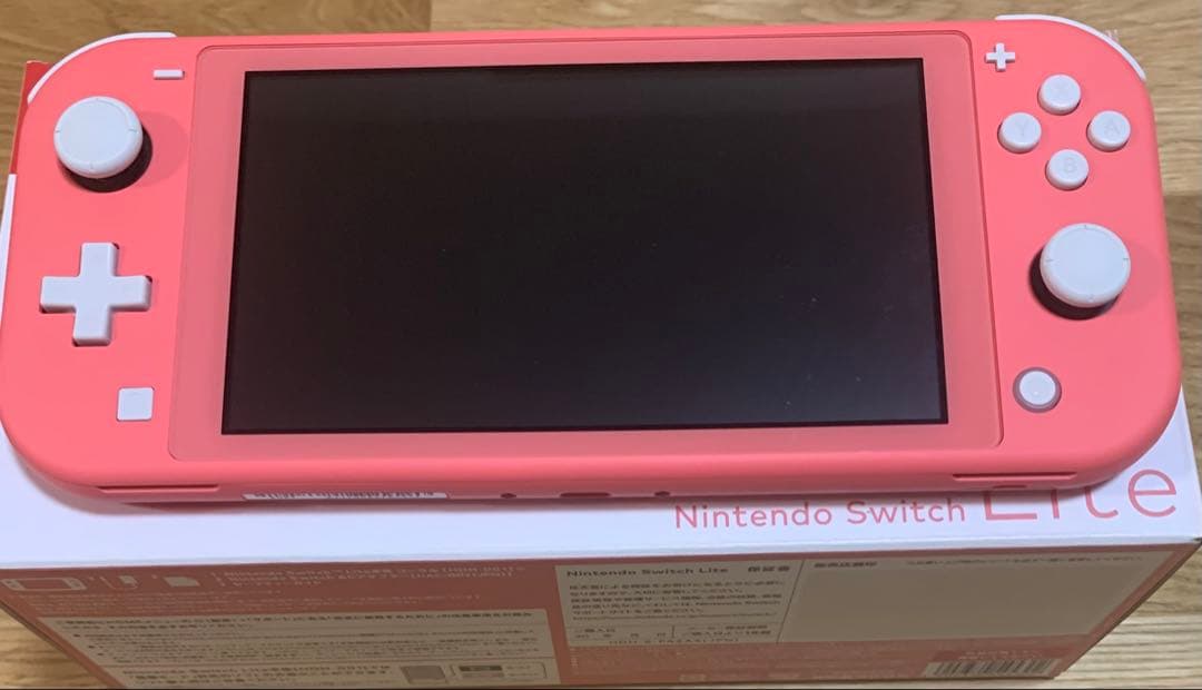 Nintendo switch lite コーラルピンク