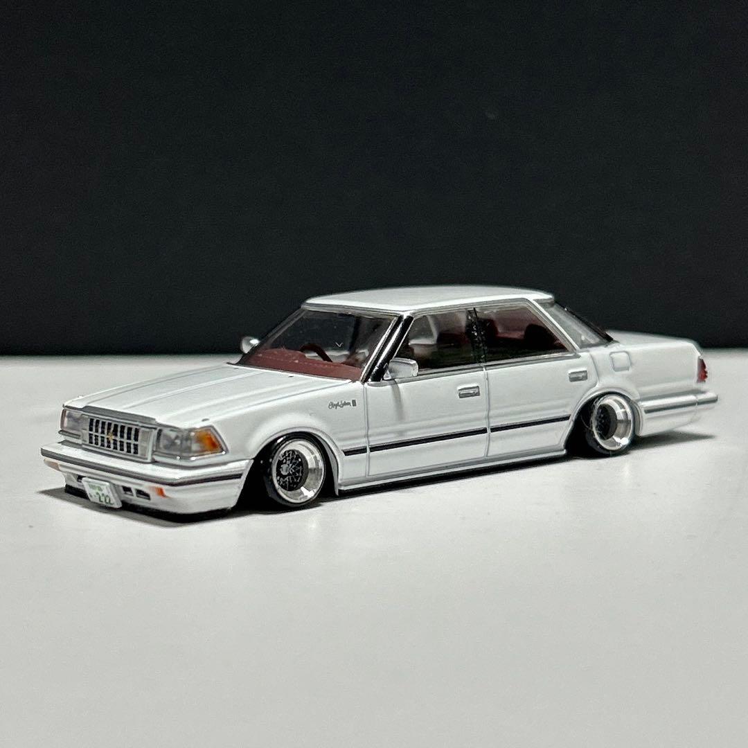 トミカリミテッドヴィンテージネオ　クラウン改