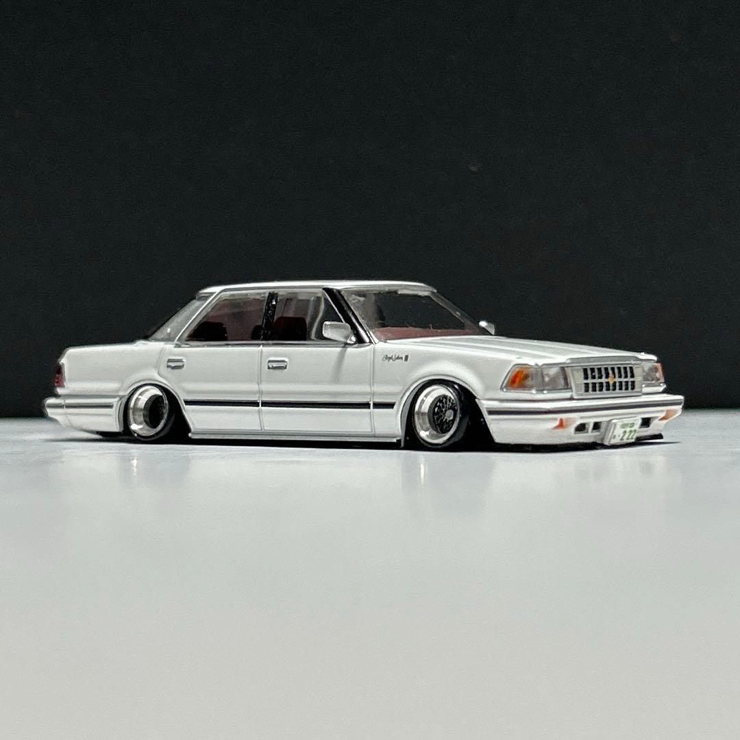 トミカリミテッドヴィンテージネオ　クラウン改