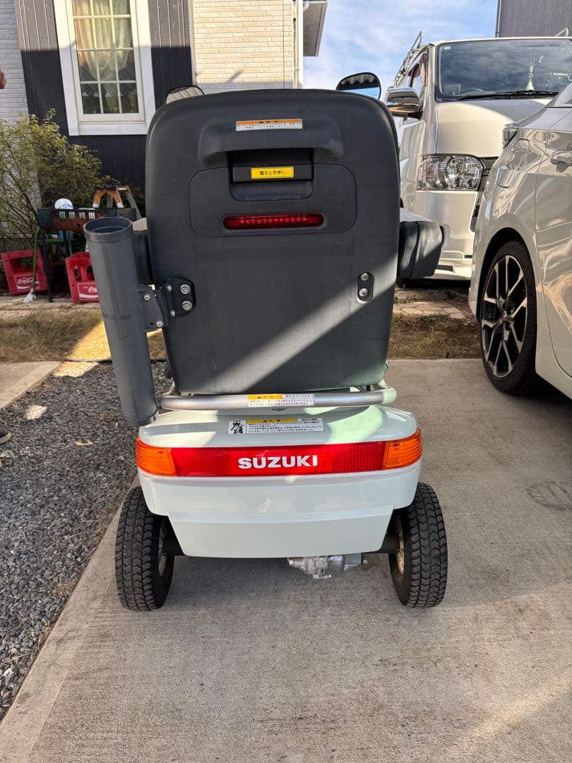 ホワイト 電動カート 後部収納ボックス付き