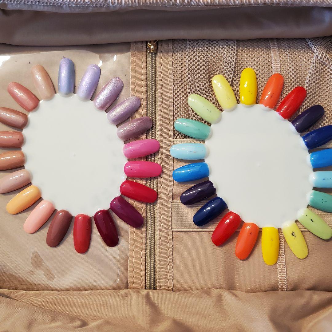 【最終値下げ!!】NAIL HOLIC　31本セット 収納ケース付き