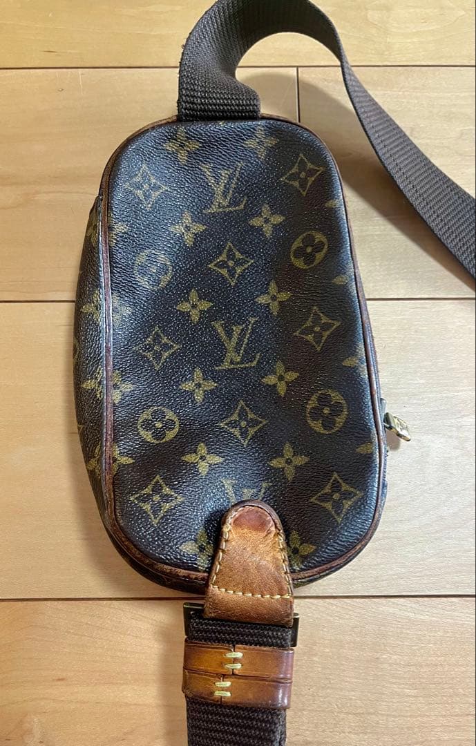 Louis Vuitton モノグラムショルダーバッグ