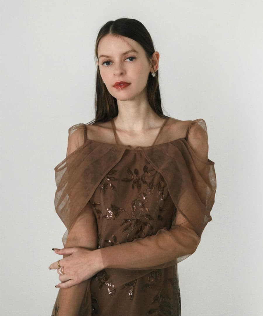 【現行品】レジャ　Aライン　マーメイド　シースルー　透け感　肌見せ ラメ