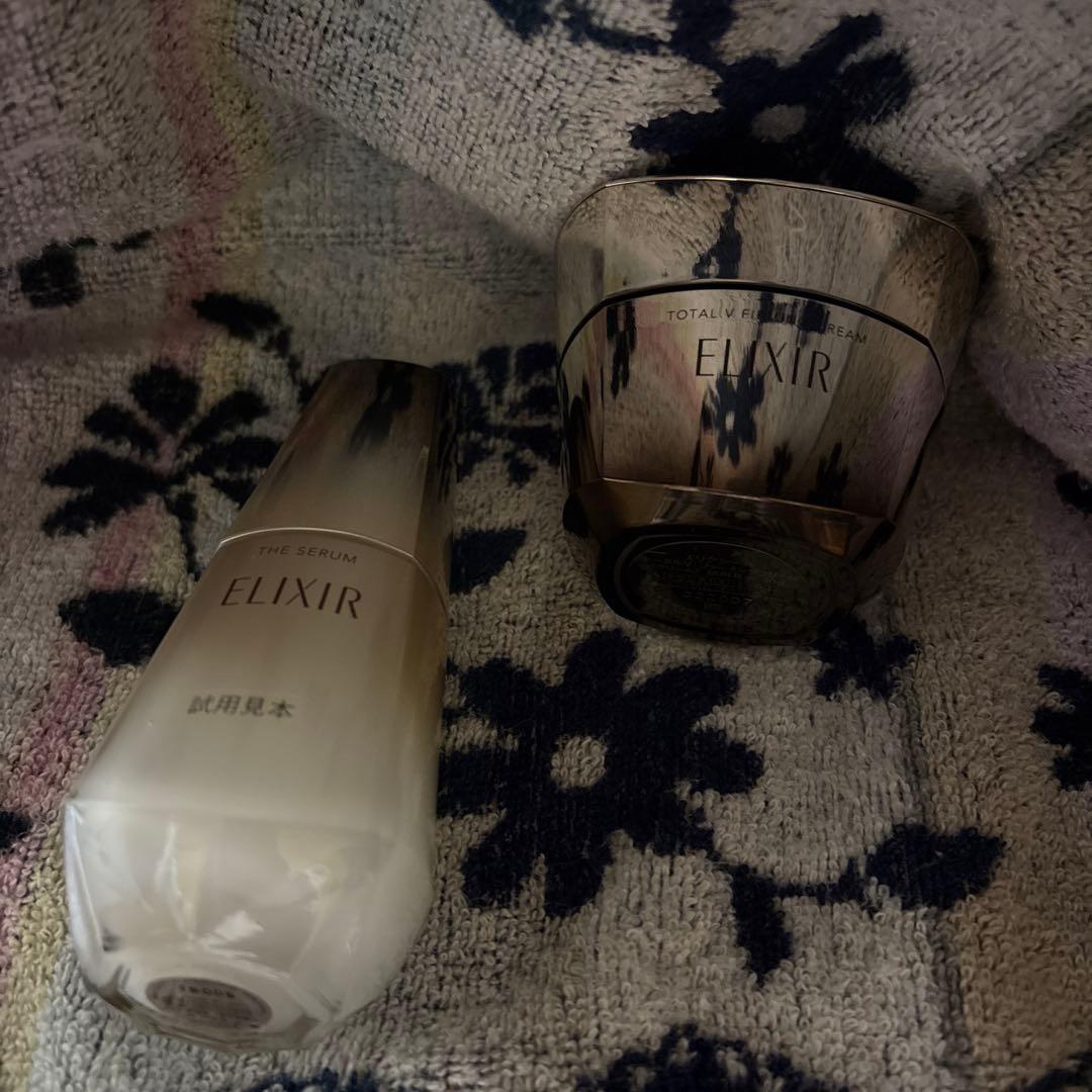 新品未使用　エリクシール　トータルVファーミングクリーム　ザ・セラムaa
