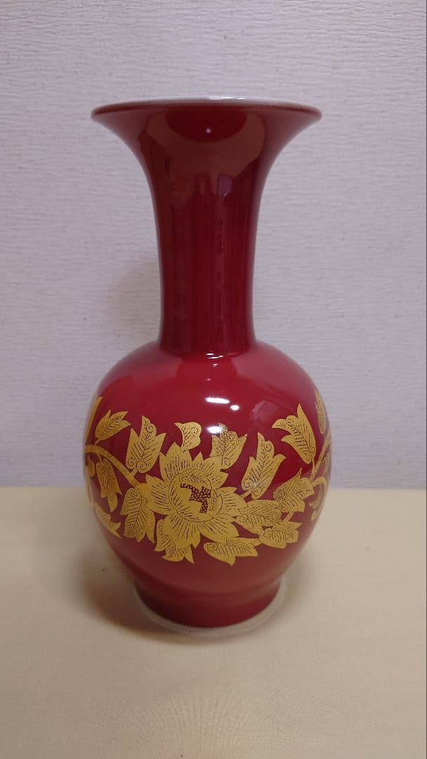 九谷　人間国宝　吉田美統　釉裏金彩牡丹唐草文　花瓶　共箱