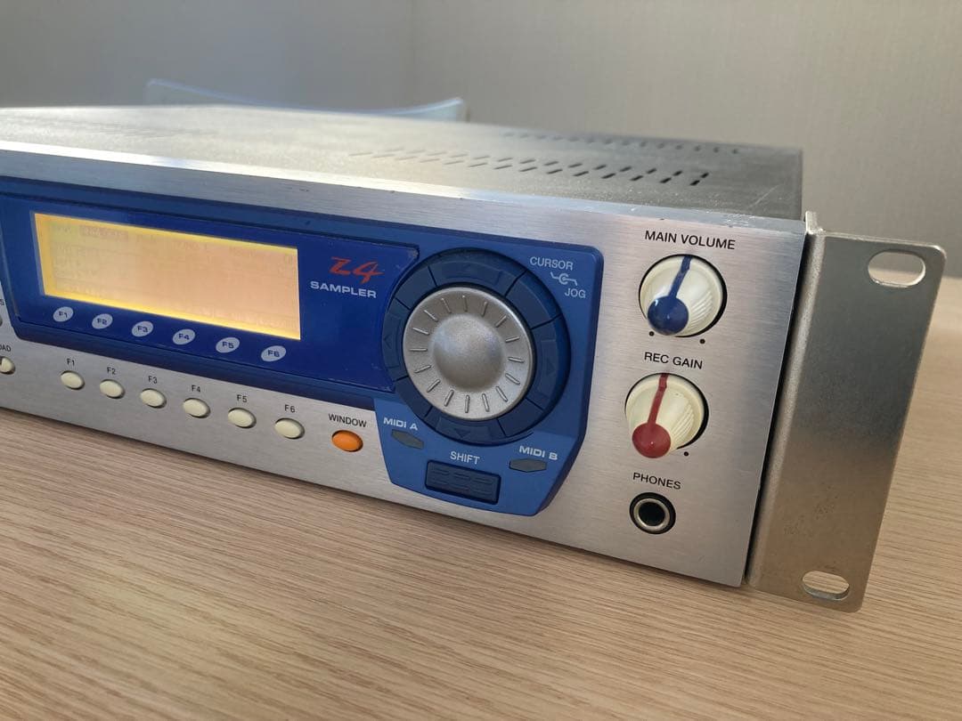 AKAI Z4 サンプラー