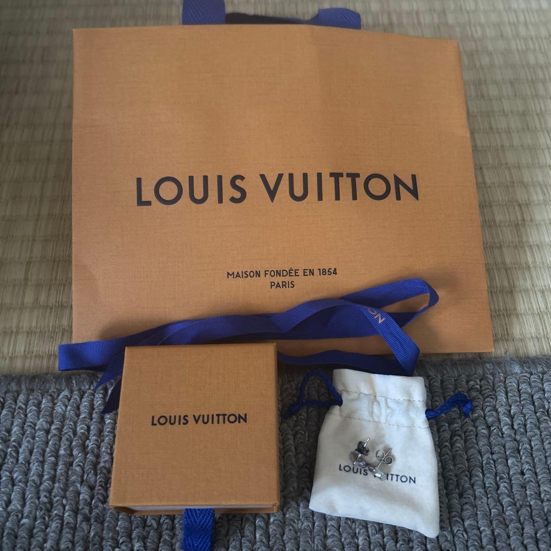 ルイヴィトン エッセンシャルV シルバー ピアス