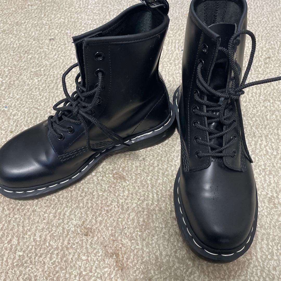 ドクターマーチン ホワイトステッチ