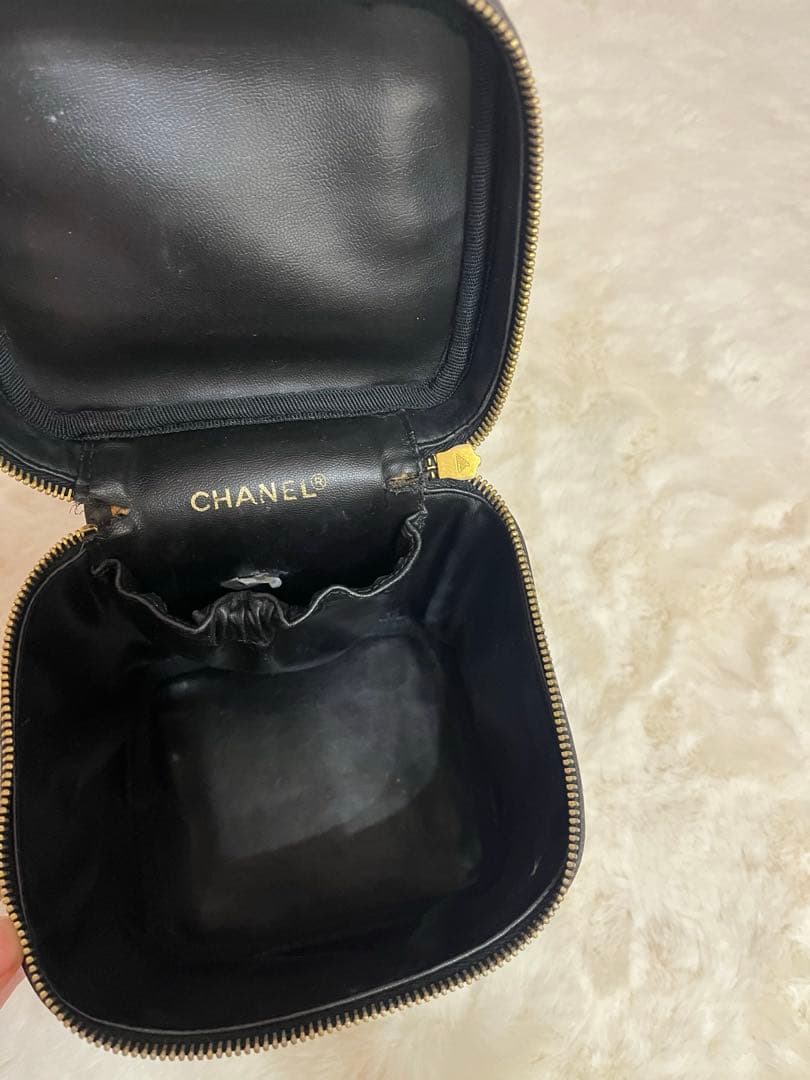 CHANEL　ビコローレ　ココマーク　縦型バニティバッグ　ラムスキン　ブラック