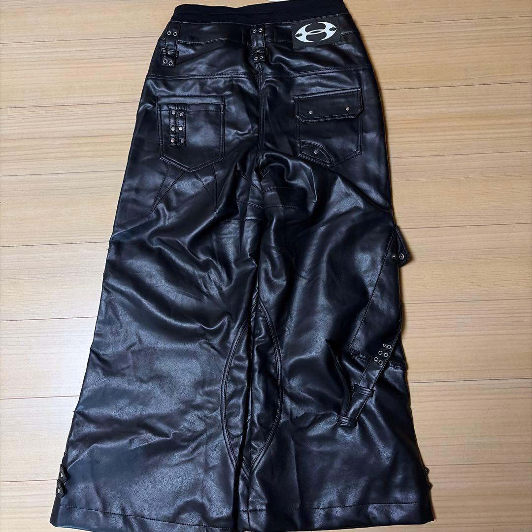 [限定価格]cozyworldwideSLEATHER CARGO PANTS