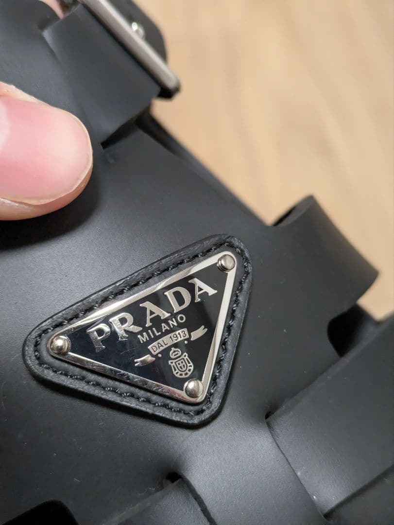 PRADA モノリス ラバーサンダル 37