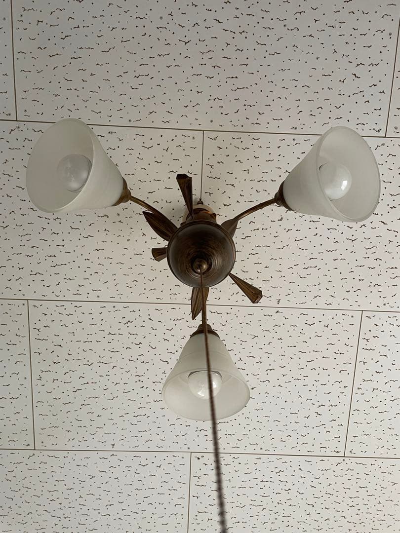 【中古】クラシックシャンデリア 3灯 ブロンズ・白　アンティーク