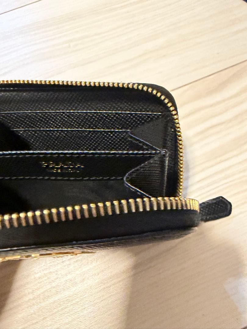 PRADA ブラックレザー ケース