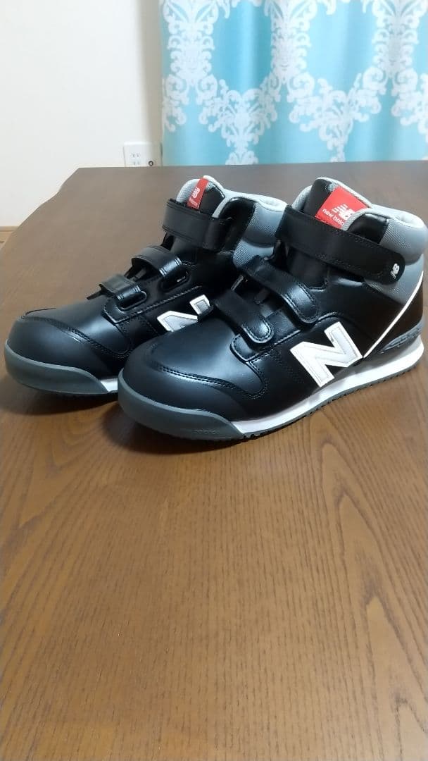 New Balance ブラック ハイカット安全靴