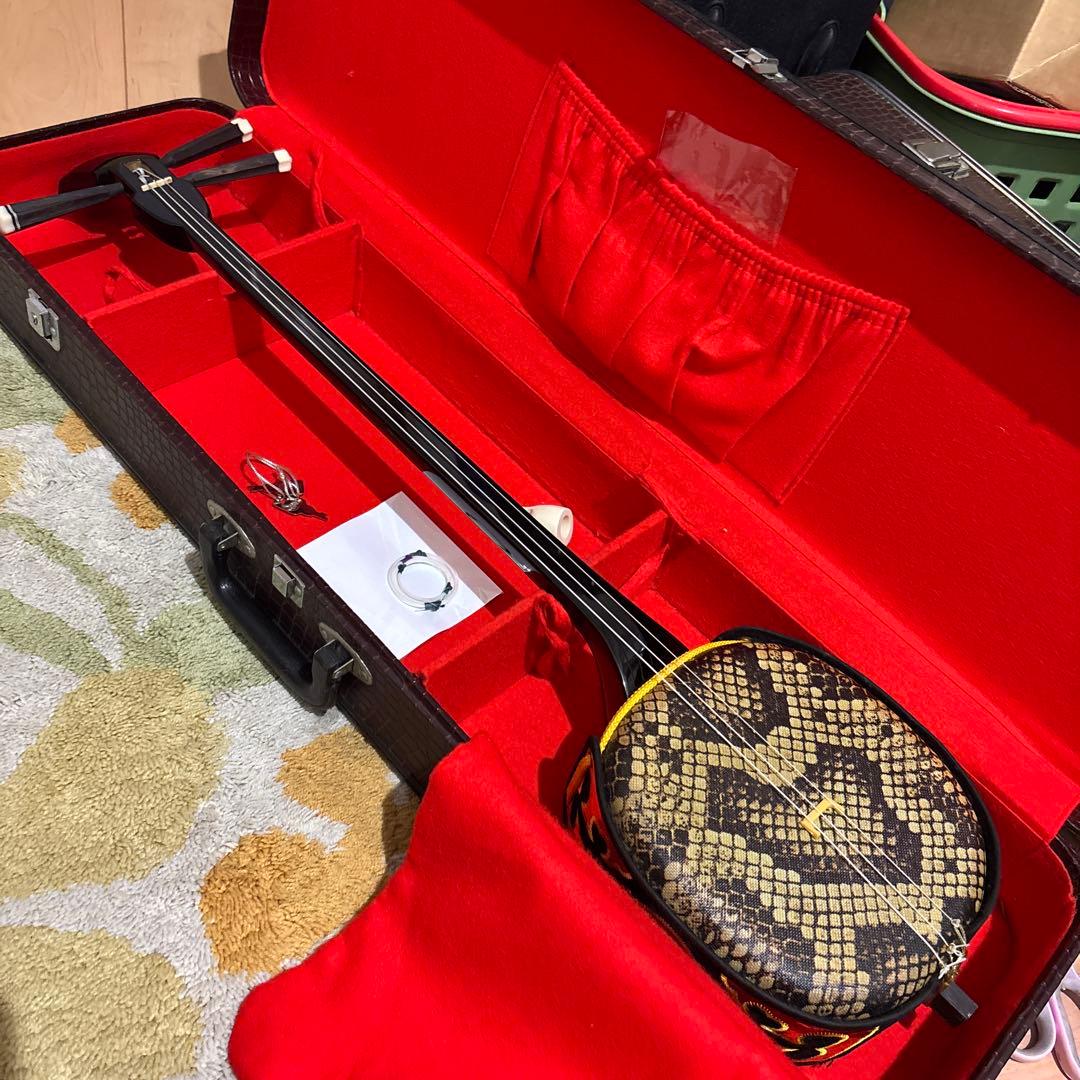 沖縄三味線　又吉　蛇革　ハードケース・鍵付