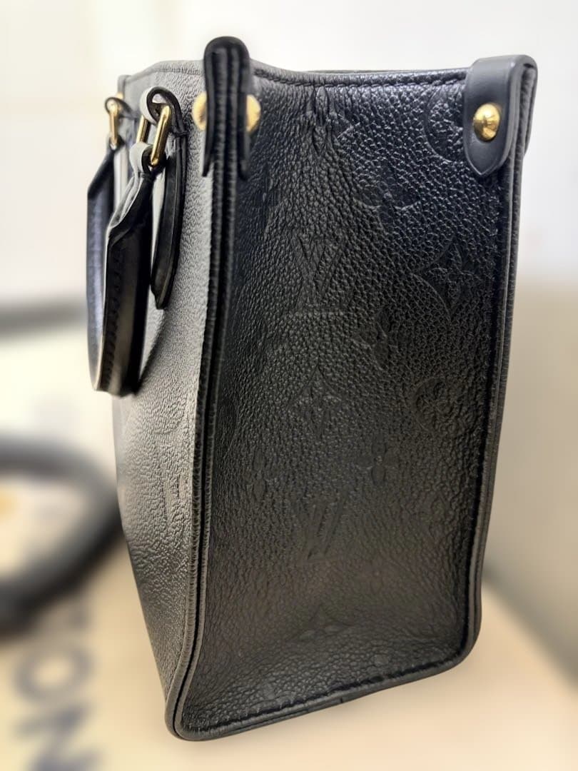 く*）様 LOUIS VUITTON】オンザゴーPM ハンドバッグ レザー モノ