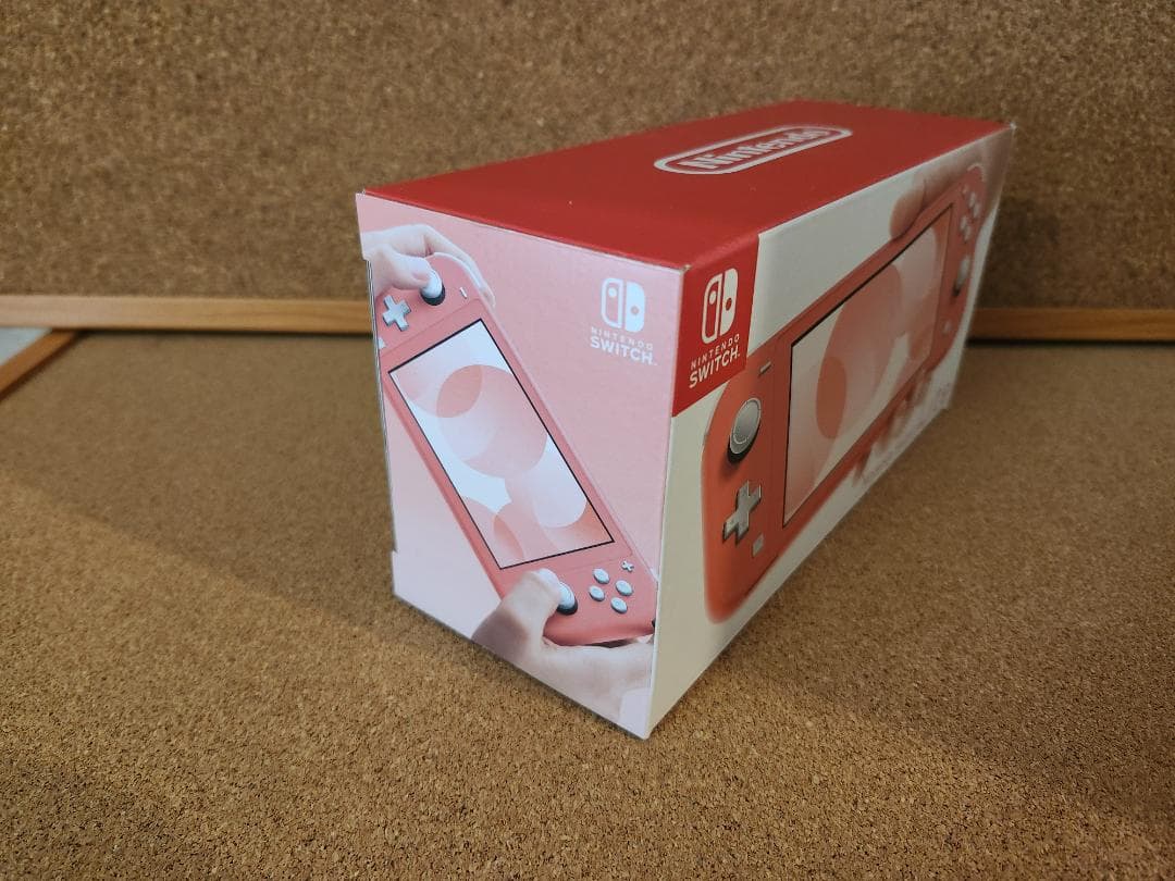 Nintendo Switch　ライト　未開封　B