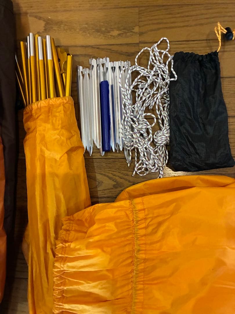 モンベルクロノスドームmont-bell 4人用　オレンジ