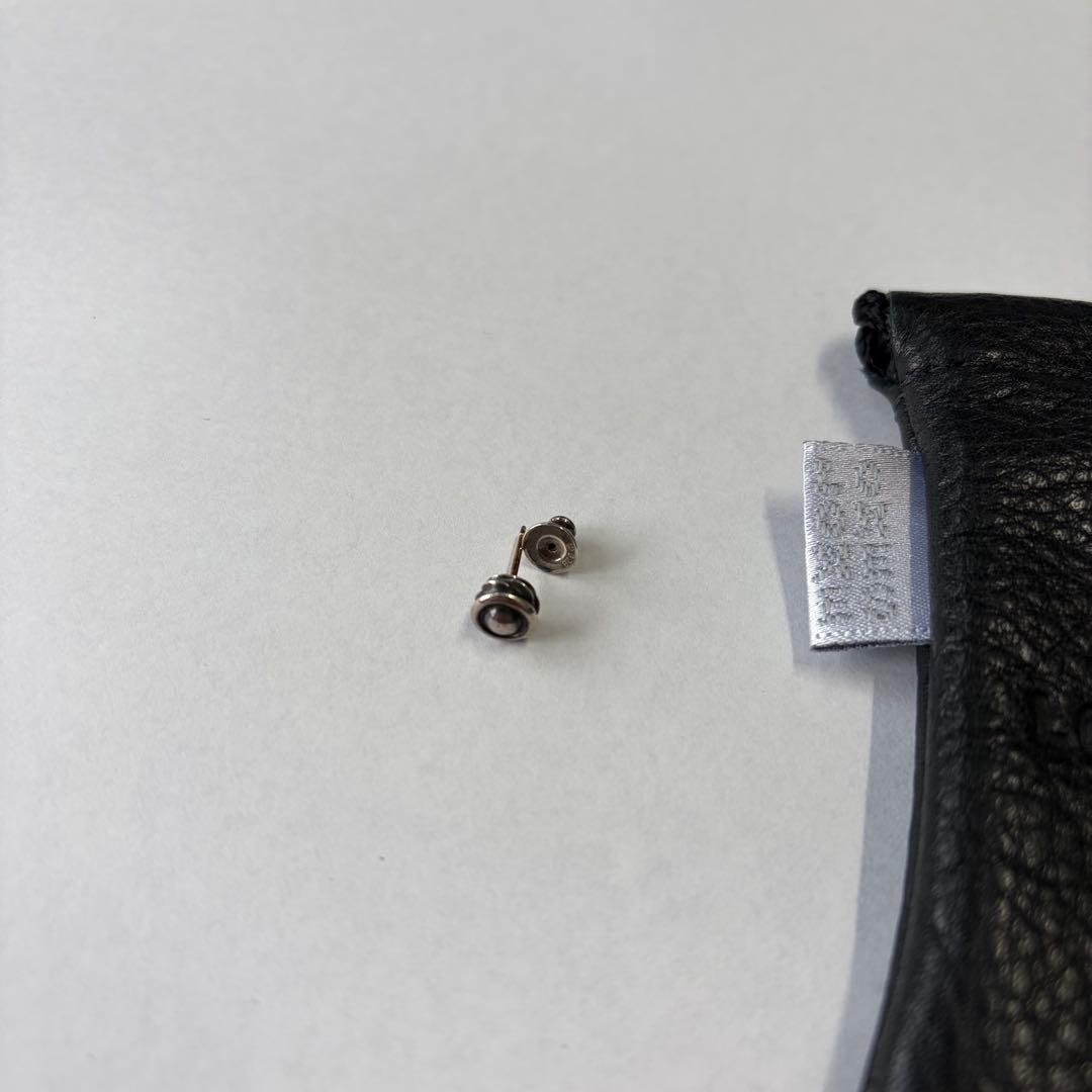 カーヴド スタッド イヤリング　【ロンワンズピアス】