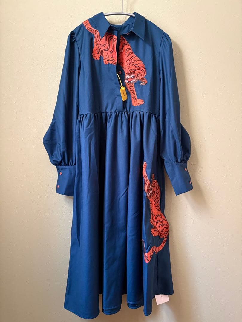 未使用 CAMOOONI　タイガー　虎柄　刺繡　ワンピース　size s
