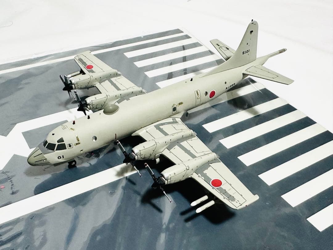 全日空商事 1/200 P-3C 海上自衛隊 VP-5 TIDA滑走路プレート付