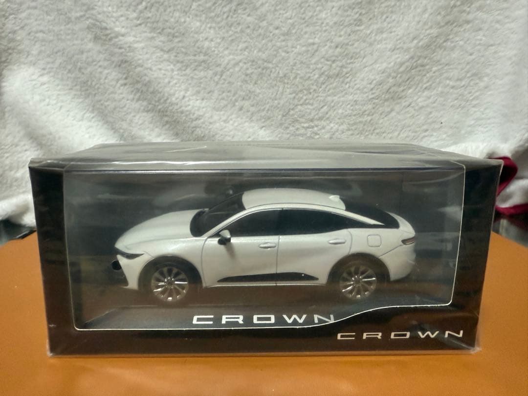 か*ん様 トヨタ クラウンクロスオーバー カラーサンプル