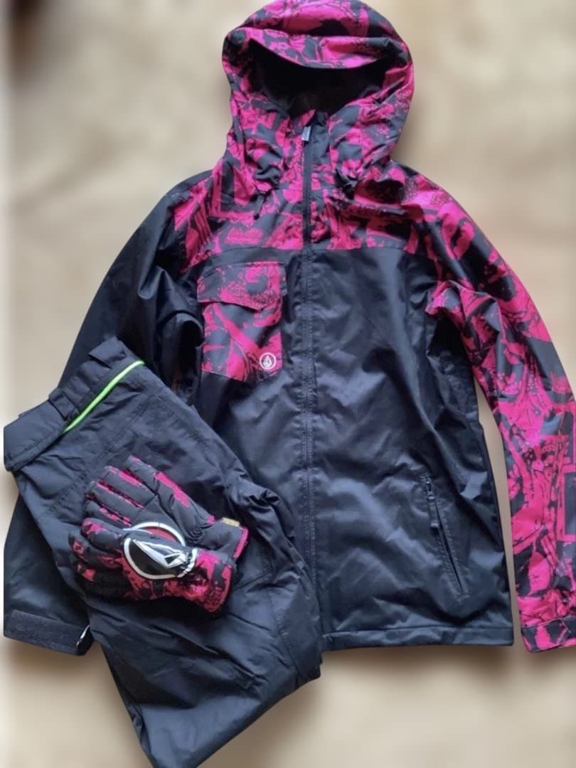 VOLCOMメンズＭＳスノボウェア手袋付き