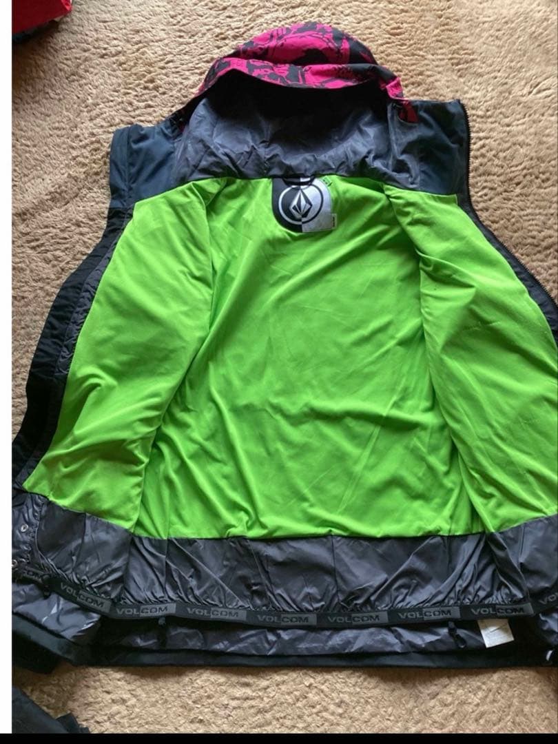 VOLCOMメンズＭＳスノボウェア手袋付き