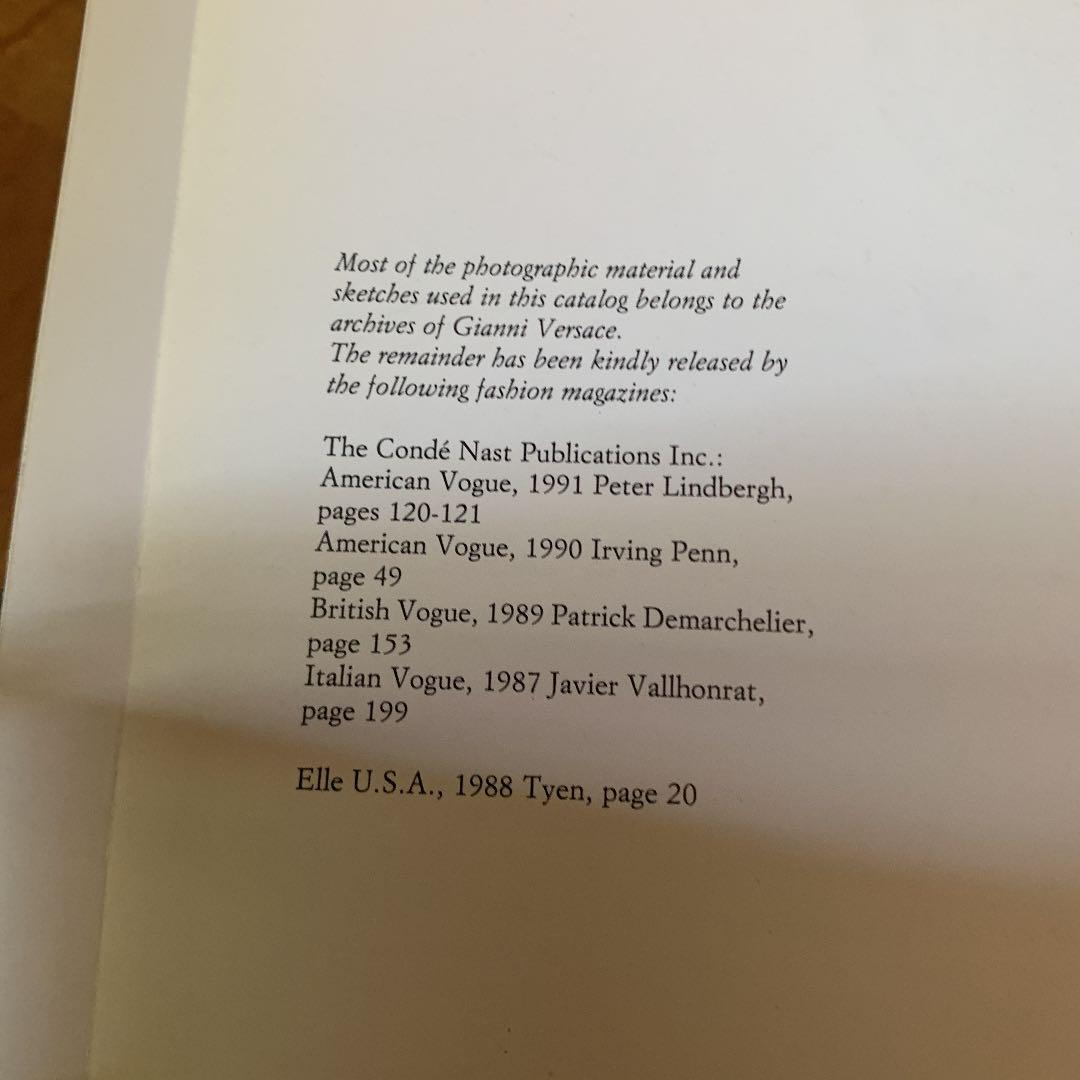 ヴェルサーチ　スタイル　本　スーパーモデル