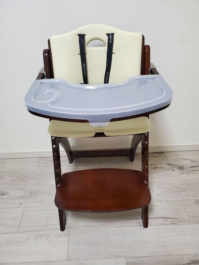 ビヨンドジュニアハイチェア マホガニー/クリームホワイト