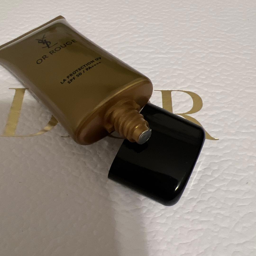 Yves Saint Laurent オールージュ UV50 30ml