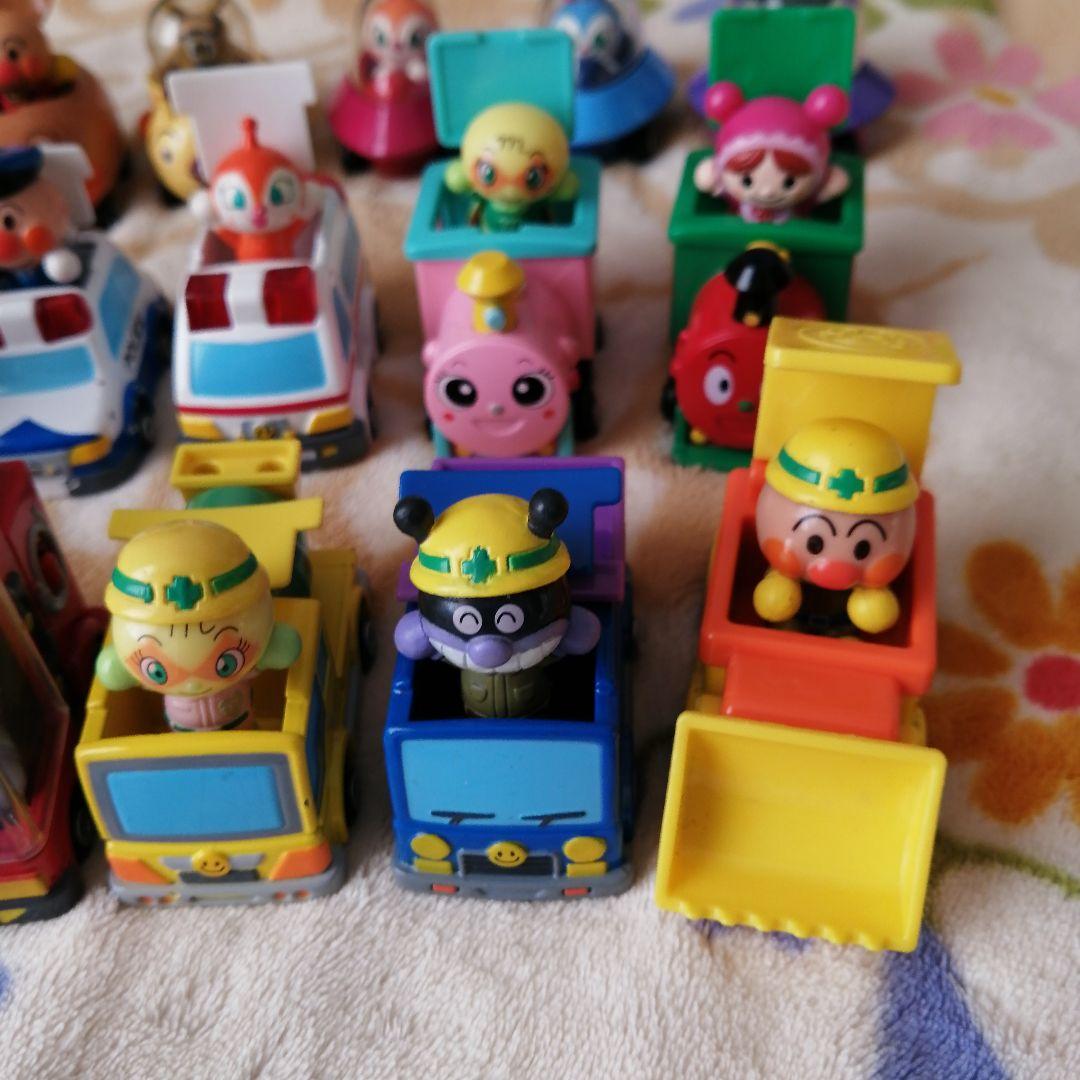 【美品】アンパンマン gogoミニカー ♡ はたらくくるま UFO他 16台 ♡