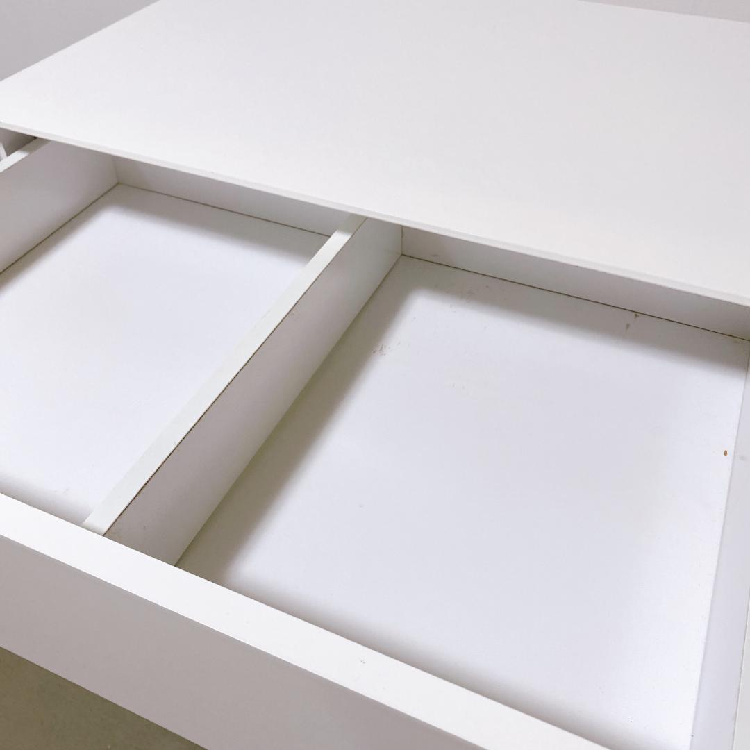 コチハル　ホワイトチェスト 鏡面加工 脚が金属のオシャレ使用