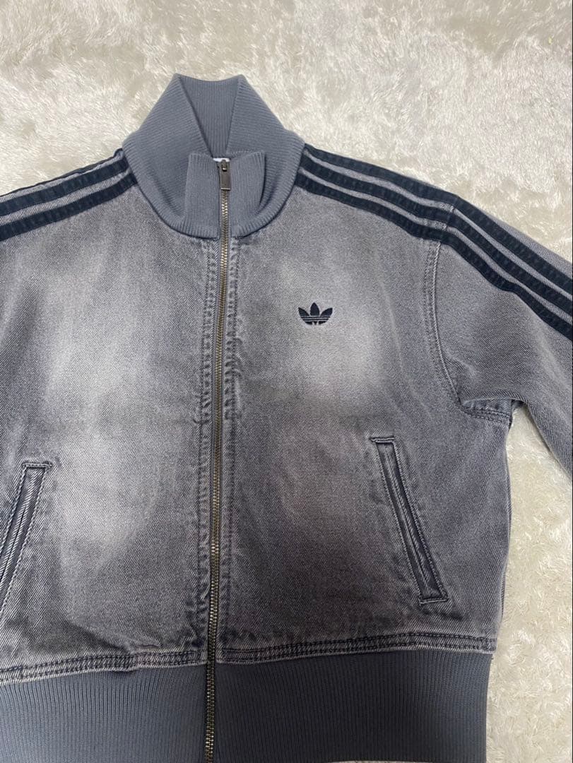 adidas デニム トラックジャケット グレー
