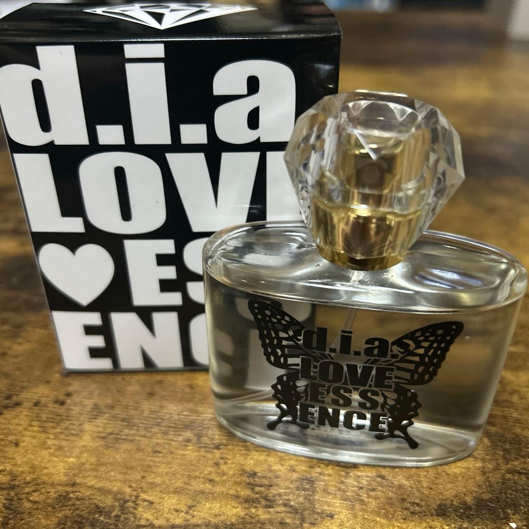 【新品同様】d.i.a. 香水 LOVE ESSENCE ラブ エッセンス