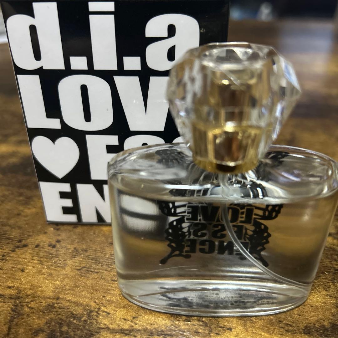 【新品同様】d.i.a. 香水 LOVE ESSENCE ラブ エッセンス