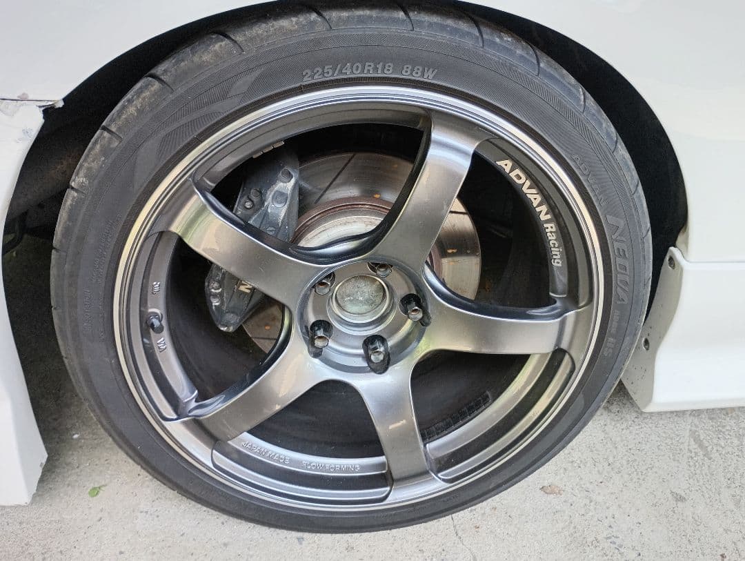 アドバンＴＣ4　2022年　18インチタイヤ付2本　114,3　5Ｈガンメタ①