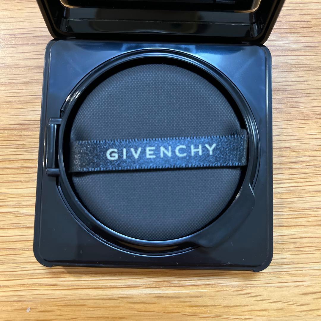 新品未使用 ジバンシイ GIVENCHY ソワンノワールUVコンパクト日焼け止め