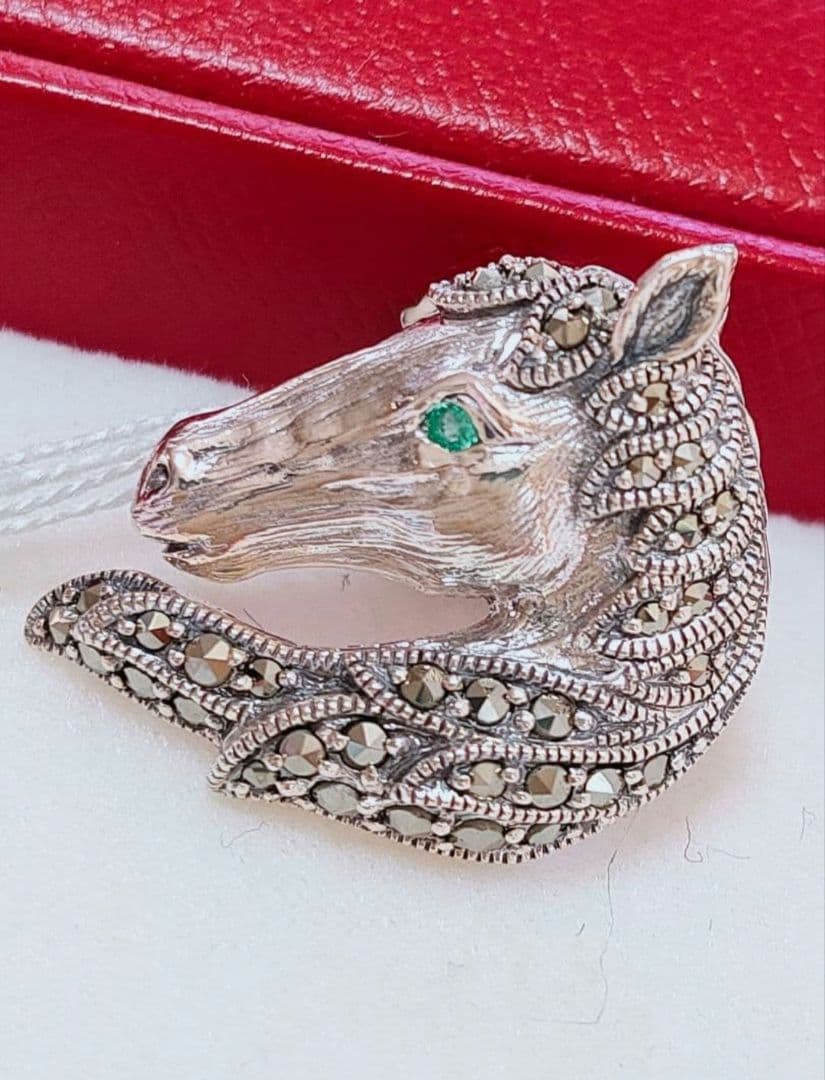 未使用品 碌山 馬 エメラルド シルバー ピンブローチ