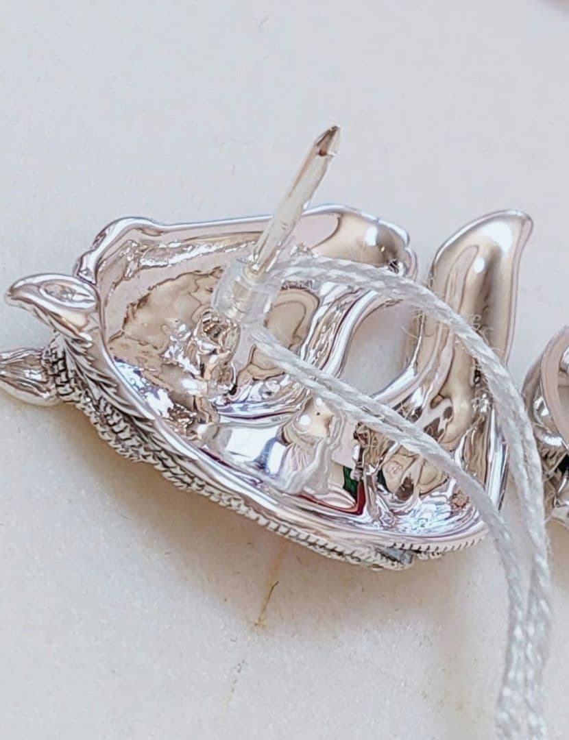 未使用品 碌山 馬 エメラルド シルバー ピンブローチ