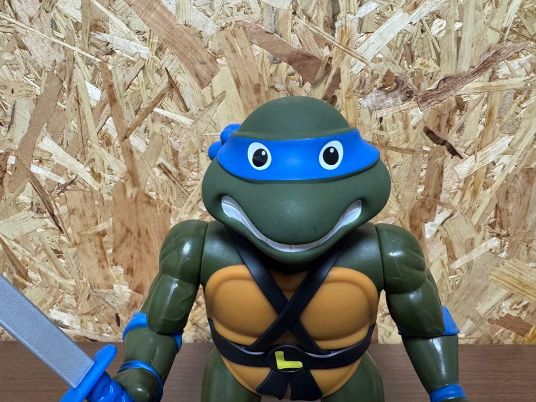 ミュータントタートルズ レオナルド フィギュア ソフビ
