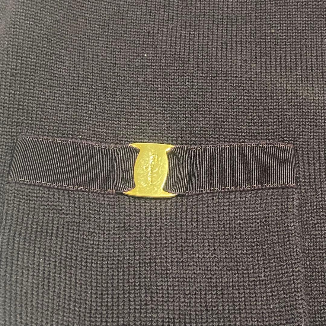 【美品】フェラガモ　ニット カーディガン 金ボタン カーディガン　ヴァラ　ロゴ