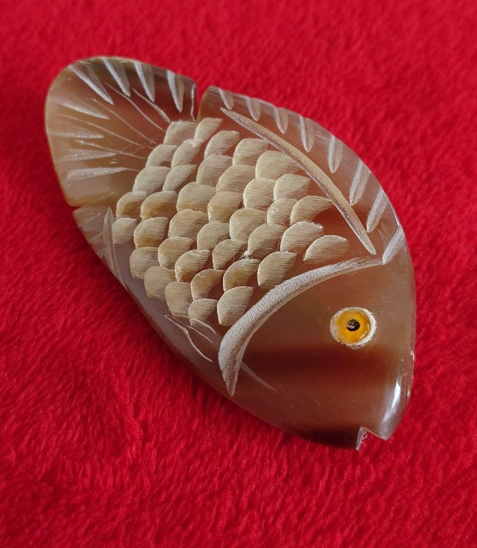 ヴィンテージ ブローチ 水牛 彫刻 魚 モチーフ E48＆198＆D95 3点