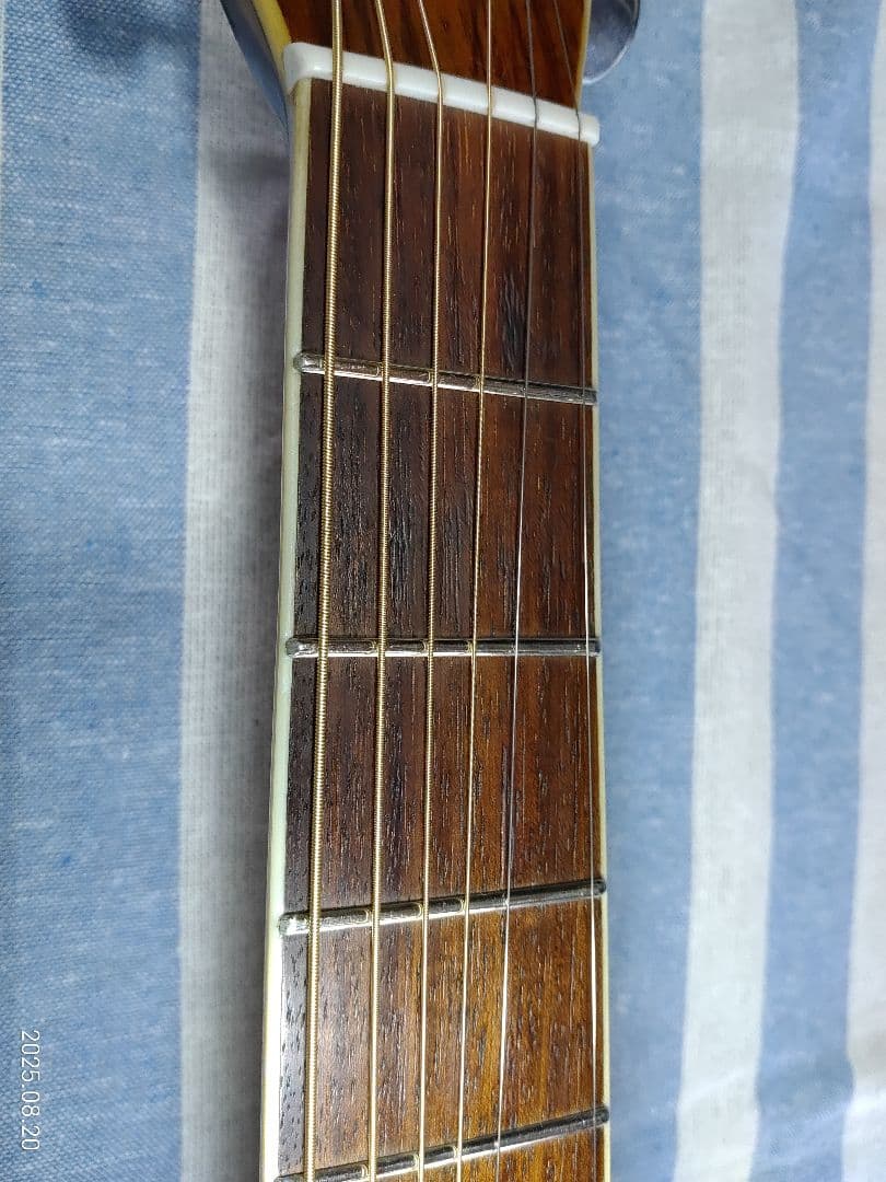 MORRISのドレッドノートタイプ・アコースティックギターW-30日本製美品です