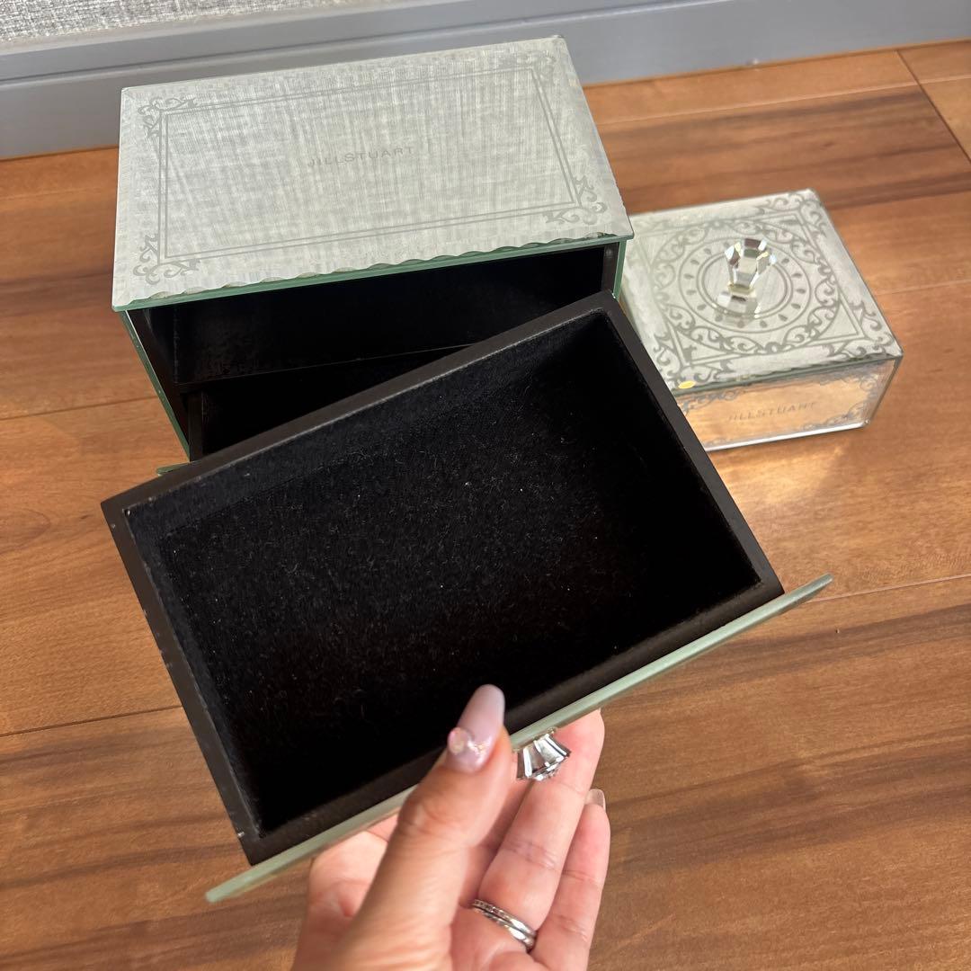 【美品・非売品】ジルスチュアート　ガラスコスメ収納　引き出し・フタ付きケース