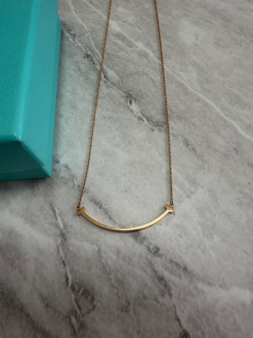Tiffany T スマイルペンダント スモール　イエローゴールド