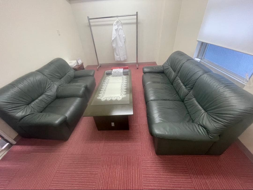 ブラックレザー 3人掛けソファ➕1人掛け2個