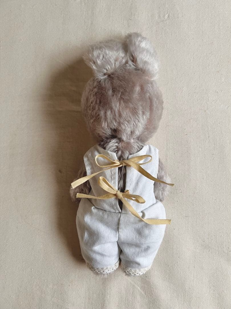 作家様　うさぎのぬいぐるみ　お洋服付き